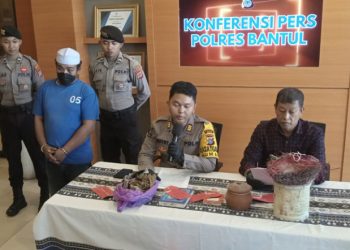 Pelaku penipuan penggandaan uang ditangkap polisi setelah melarikan diri ke Bali. (MERAPI-YUSRON MUSTAQIM)