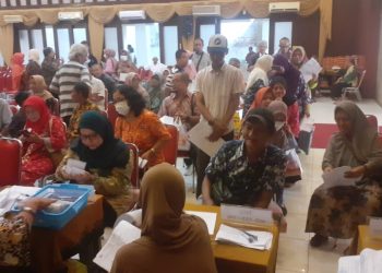 Kepala Bidang Koperasi Dinas Koperasi UMKM Surakarta Apresiasi Progres Koperasi Batik Batari