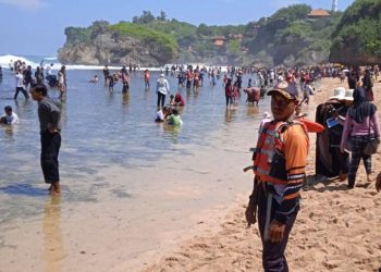 Dispar Gunungkidul Uji Coba Tiket Digital di TPR Pantai Baron