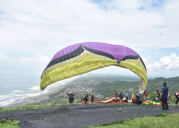Mengawali event pariwisata di DIY digelar Kejurda dan Open Paralayang 2024 Piala Gubernur DIY di Bukit Watu Gupit Gunungkidul