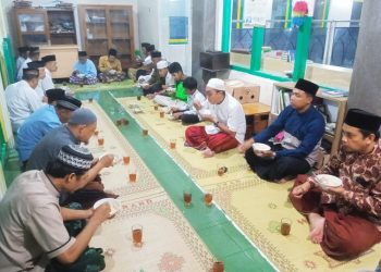 Program Takmir Masjid Al Falaah Mertosutan Godean Sleman, Kuliah Subuh Dilanjutkan Makan Bersama