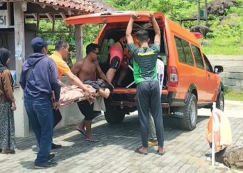 Asyik Berfoto Selfie, 2 Wisatawan asal Klaten Terseret Ombak Pantai Watulumbung Gunungkidul