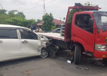 Mobil Oleng, Tabrak Truk Dump di Wilayah Imogiri Bantul