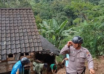 Desa Kemuning Ngargoyoso Karanganyar Diterjang Longsor, Satu Rumah Warga Rusak