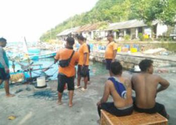 Dihantam Gelombang Selama 2 Jam di Laut, 3 Nelayan Pantai Sadeng Gunungkidul Diselamatkan Tim SAR