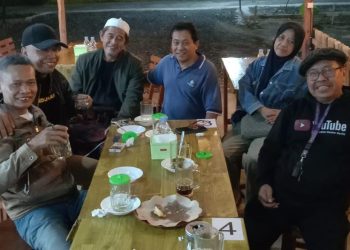 Watu Kuro: Angkringan Seni di Kaki Merapi, Tempat Berteduh dari Dunia yang Tergesa