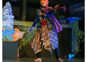 Sindikat Tuak Perempuan: Teriakan Evi Idawati Untuk Para Perempuan 
