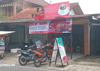 Wujud Solidaritas: Warung Makan Kenang Rasa Yogyakarta Gratiskan Makanan untuk Mahasiswa Terdampak Bencana di Sumatera