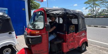 Sebanyak 20 mitra driver terbaik terpilih menerima bingkisan apresiasi sebagai bentuk penghargaan atas kontribusi mereka dalam menghadirkan pengalaman layanan yang positif bagi pengguna Bajaj Maxride di Yogyakarta.