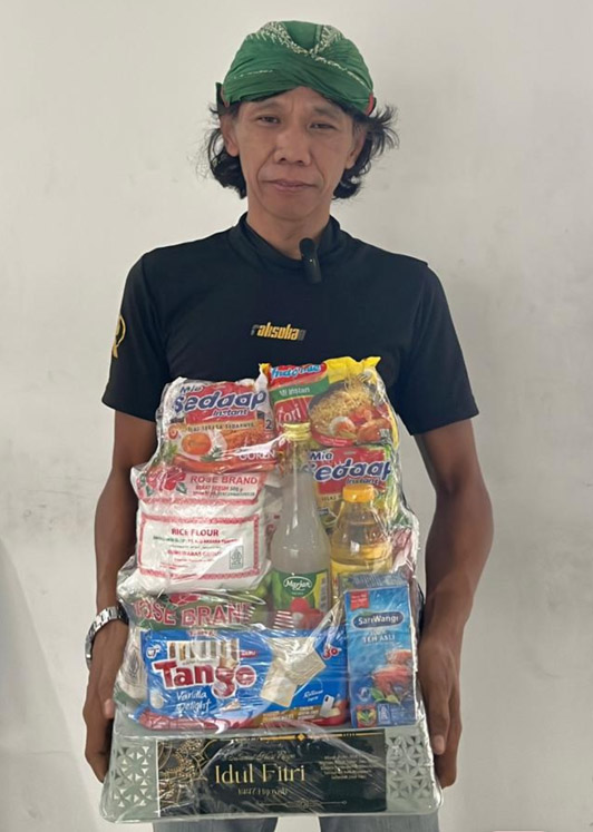 Joko Susantyo (52), salah satu penerima program Apresiasi Driver Terbaik di Kota Yogyakarta.