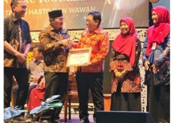 Satu Tahun Kepemimpinan Hasto-Wawan: Pemerti Code Raih Penghargaan “Pioner Sadar Sungai” dari Pemkot Jogja