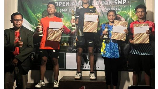 Open turnamen Tenis Meja tingkat SD dan SMP di SMA Islam 3 Pakem Sleman. Ini Keseruannya!