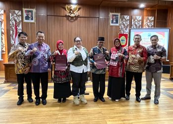 Bupati Gunungkidul Serahkan SK Alih Tugas 96 Guru, Upaya Perkuat Kualitas Pendidikan Melalui Program “Bocah Pinter”
