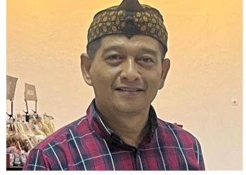 Paradoks Kebun Sawit: Terbesar di Dunia, Tapi Berlutut pada Harga Global