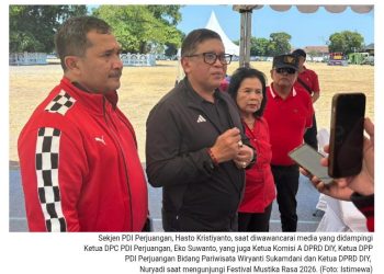 Kunjungi Festival Mustika Rasa, Hasto Kristiyanto Nikmati Ice Cream Dari Kimpul, Enak dan Patut Dipatenkan