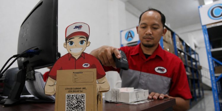 JNE menghadirkan promo layanan JTR untuk pengiriman dari Jateng dan DIY dengan tujuan seluruh Pulau Jawa mulai 13 Juli hingga 30 September 2026. (Merapi-Istimewa)