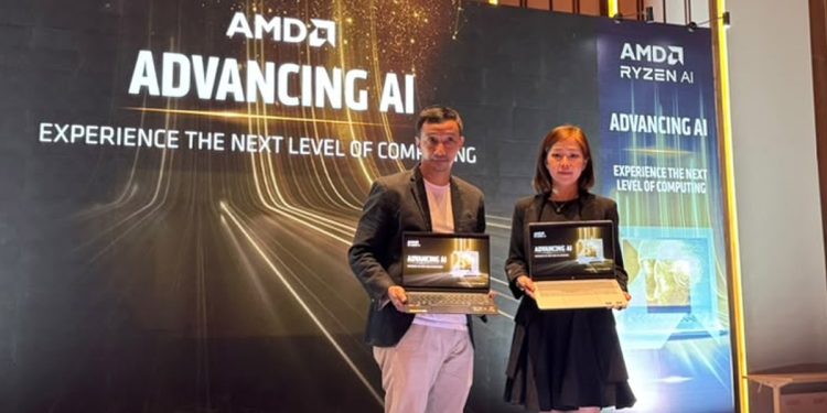 Donnie Brahmandhika, Consumer Product Marketing Manager - AMD Indonesia, dan Armawati Cen, Consumer Business Development Manager AMD Indonesia. (Foto: Agoes Jumianto)