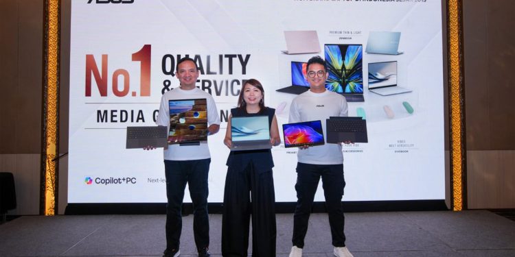 Dari kiri: Brama Setyadi, Head of Public Relations and Digital ASUS Indonesia; Davina Larissa, Marketing Manager of ASUS Indonesia; Adrian Pradipta, Technical Public Relations of ASUS Indonesia. (Foto: Agoes Jumianto)