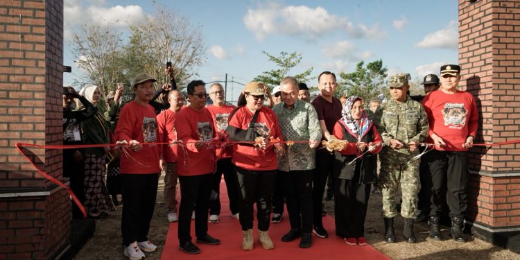 Filosofi Ketangguhan di Balik Lekuk Estetika, Catatan dari Handayani Bonsai Festival II
