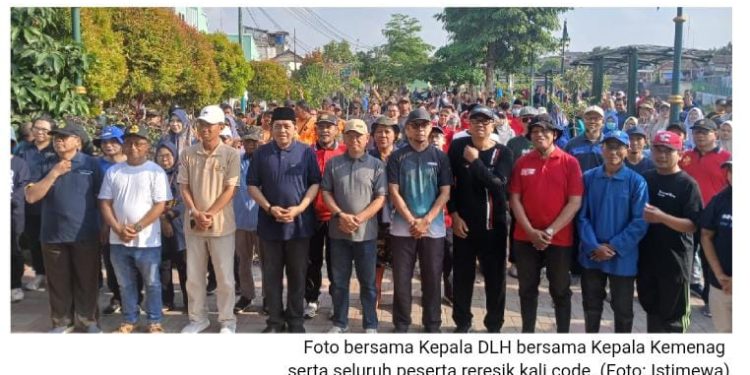 Peringati Hari Santri 2026, Ratusan Santri di Jogja “Nyemplung” Sungai Bersihkan Kali Code